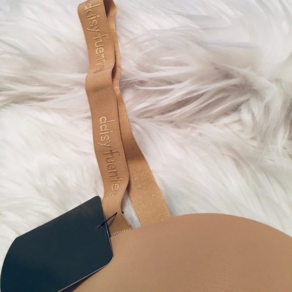 🆕Daisy Fuentes - Nude / Convertible Bra🌟🌟 - Picture 3 of 9